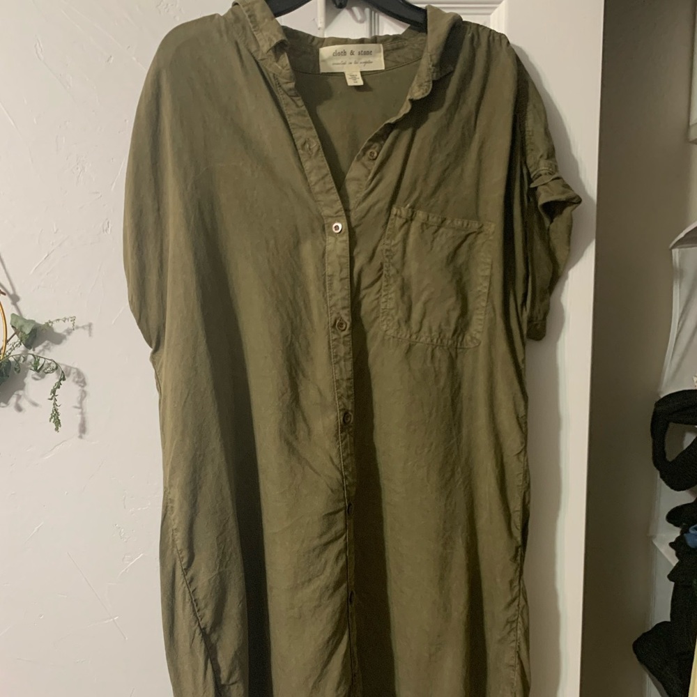 CLOTH & STONE green button down dress